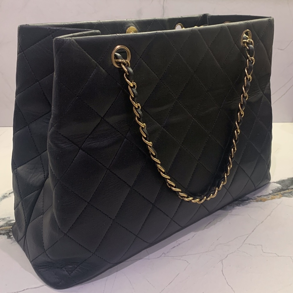 CHANEL Matelasse Lambskin Chain Shoulder Tote - Picture 4 of 10